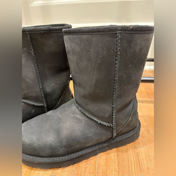 Ugg Classic Short Leather Boots - Picture 5 of 10